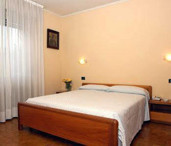 Hotel Serenella Baveno
